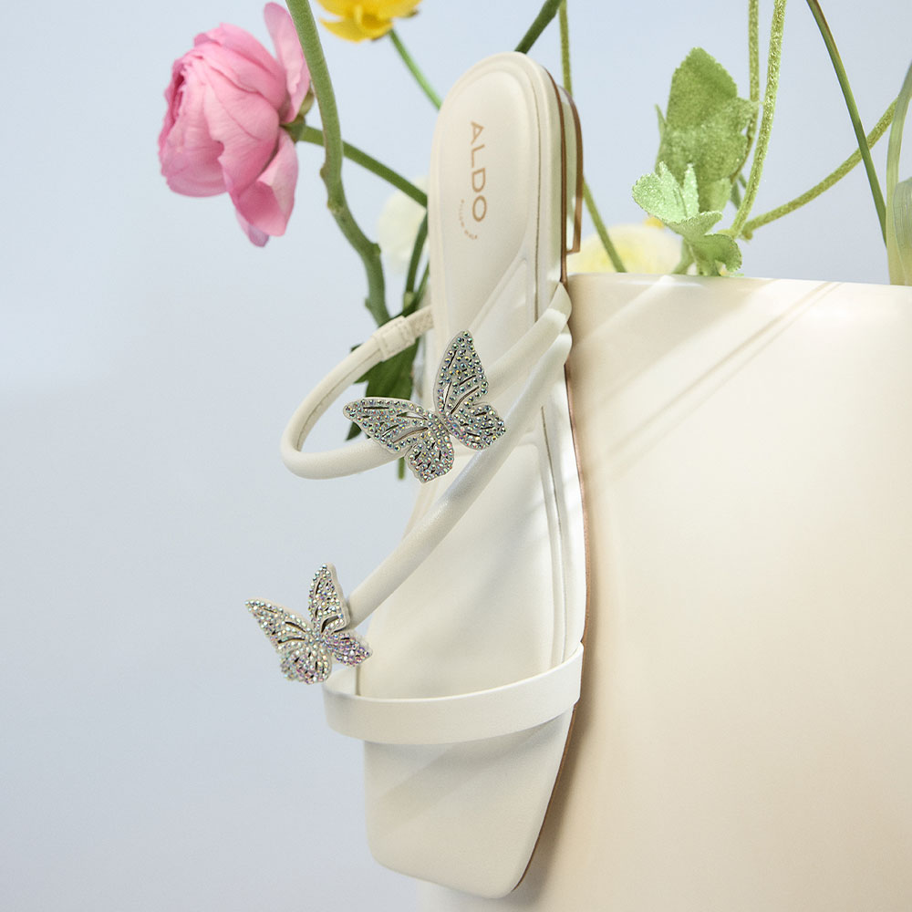 Flyhigh-In Women's White Flat Sandals